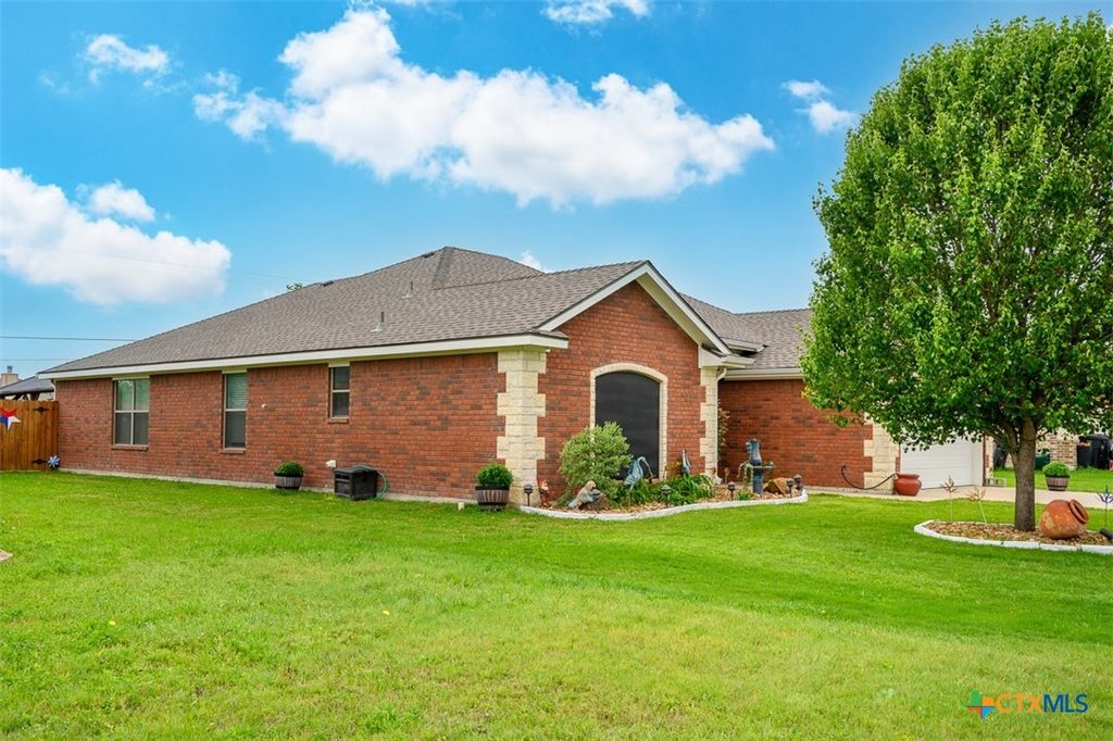 Photo of 9703 Kaitlyn Drive, Killeen, TX 76542 (MLS # 610418)