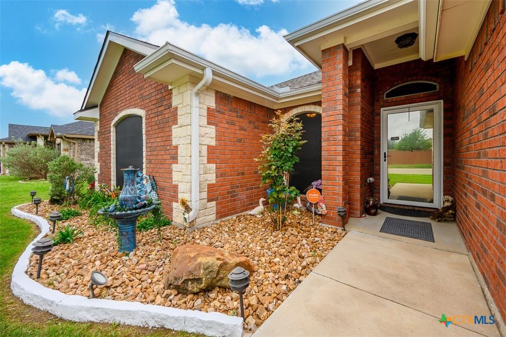 Photo of 9703 Kaitlyn Drive, Killeen, TX 76542 (MLS # 610418)