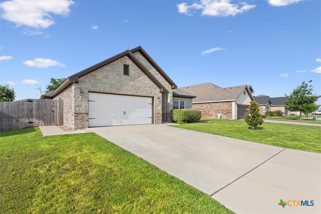 7323 Diamond Dove Drive