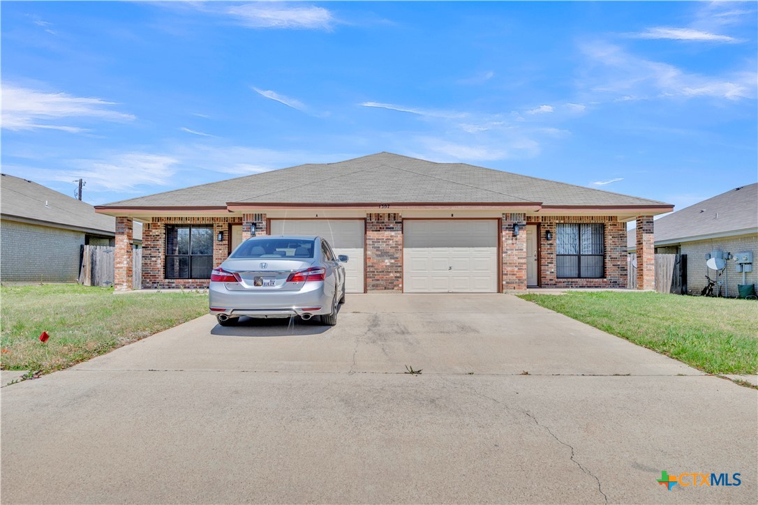 1307 Nicholas Circle - Front Primary View