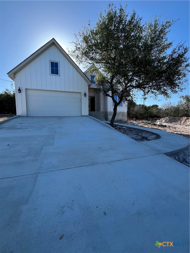 Photo 1 of 16 — 1344 Bellewood Lane, Canyon Lake, TX 78133