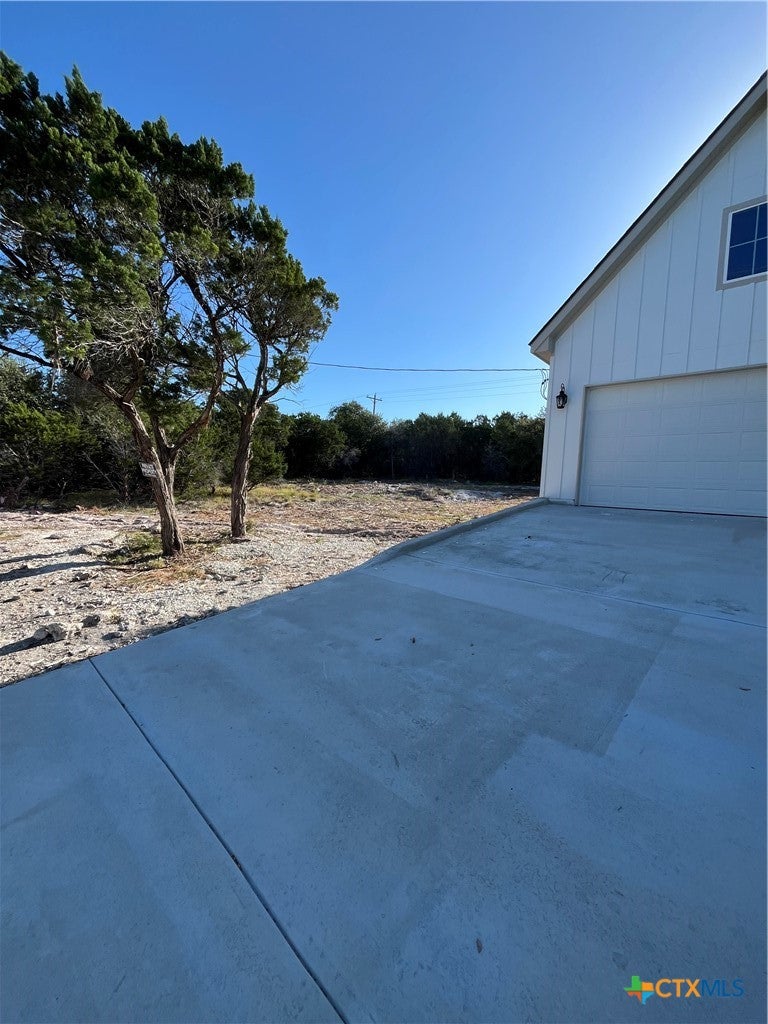 Photo of 1344 Bellewood Lane, Canyon Lake, TX 78133 (MLS # 610139)