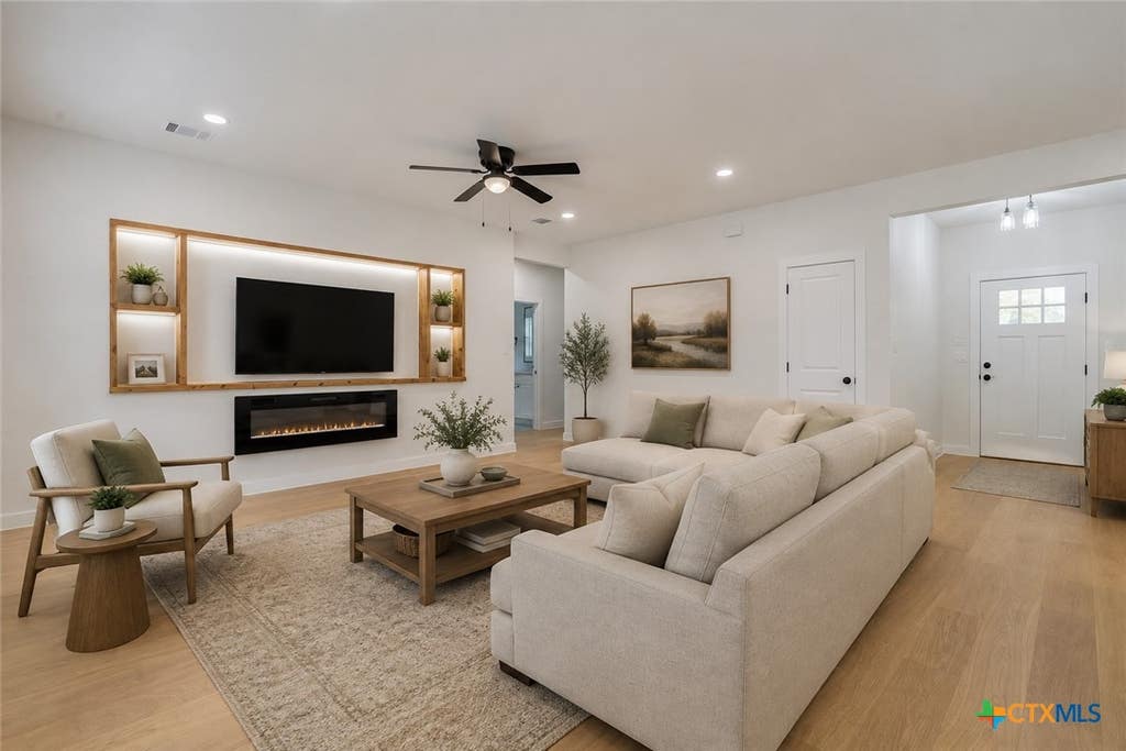 Photo of 108 Keahi Court, Bastrop, TX 78602 (MLS # 622519)