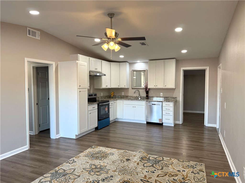 4605 Evergreen Street