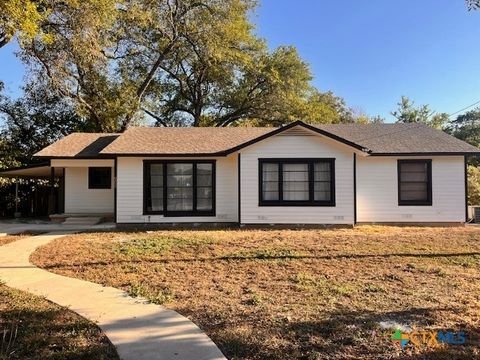 Photo of 900 Field Street, San Marcos, TX 78666 (MLS # 590657)