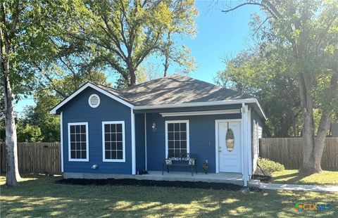 A home in Luling