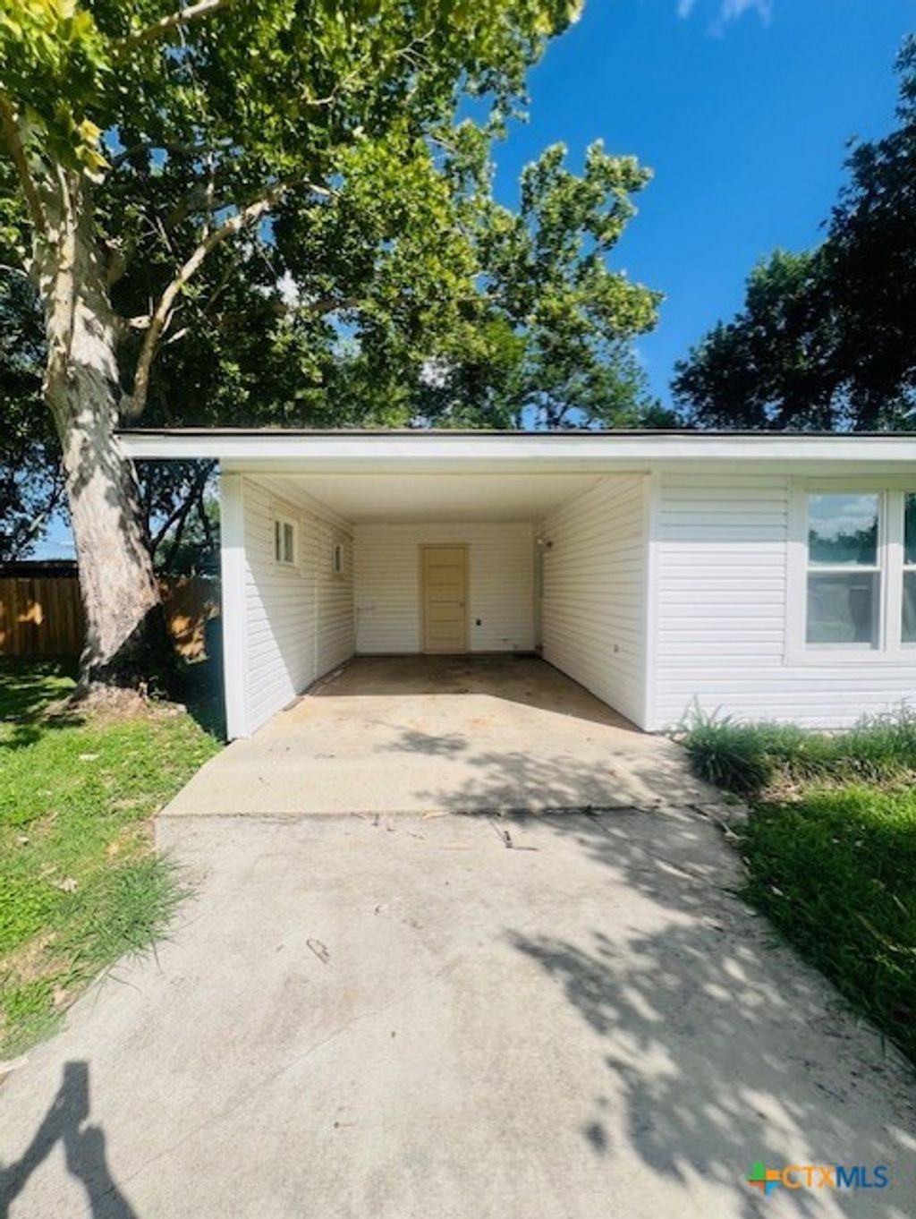 Photo of 616 Conway Drive, San Marcos, TX 78666 (MLS # 584743)