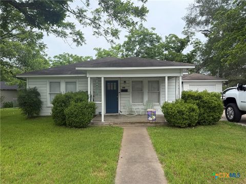Photo of 601 N Market Street, Hallettsville, TX 77964 (MLS # 613213)