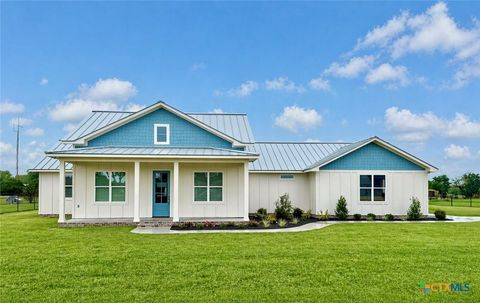Photo of 297 Honeycomb Dr, Victoria, TX 77904 (MLS # 611528)