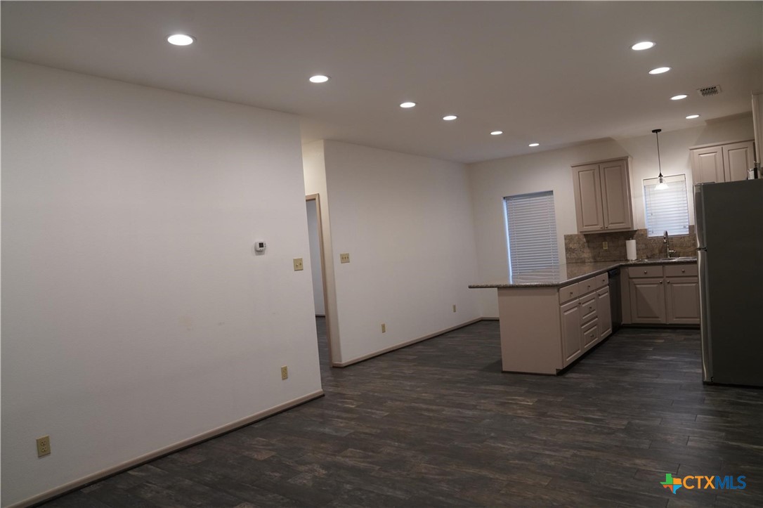 Sheridan, Texas, 77475, United States, 8 Bedrooms Bedrooms, ,5 BathroomsBathrooms,Residential,Active,1960171