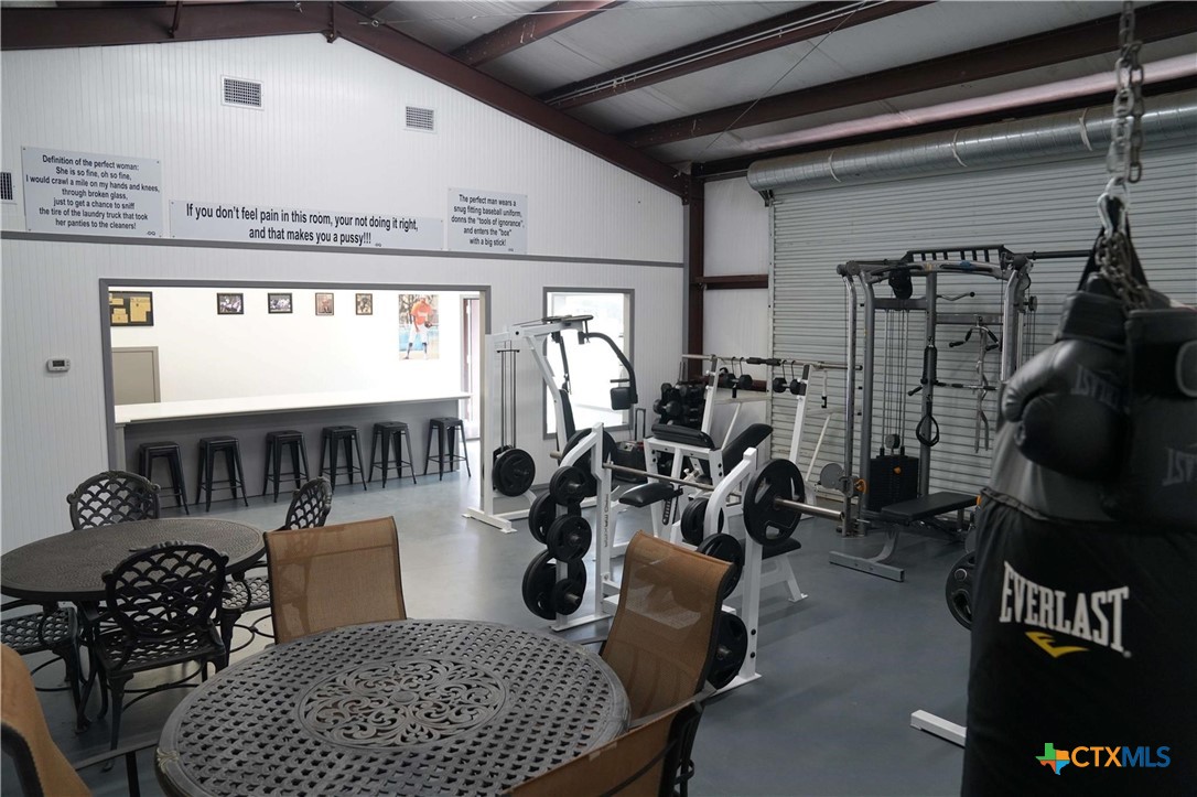 Sheridan, Texas, 77475, United States, 8 Bedrooms Bedrooms, ,5 BathroomsBathrooms,Residential,Active,1960171