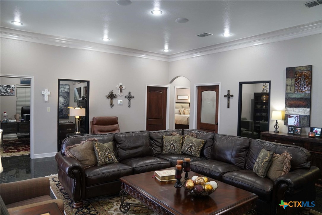 Sheridan, Texas, 77475, United States, 8 Bedrooms Bedrooms, ,5 BathroomsBathrooms,Residential,Active,1960171
