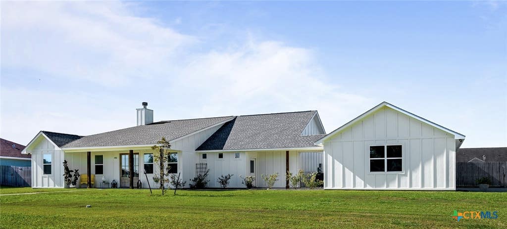 Photo of 802 Celestial Lane, Edna, TX 77957 (MLS # 623192)