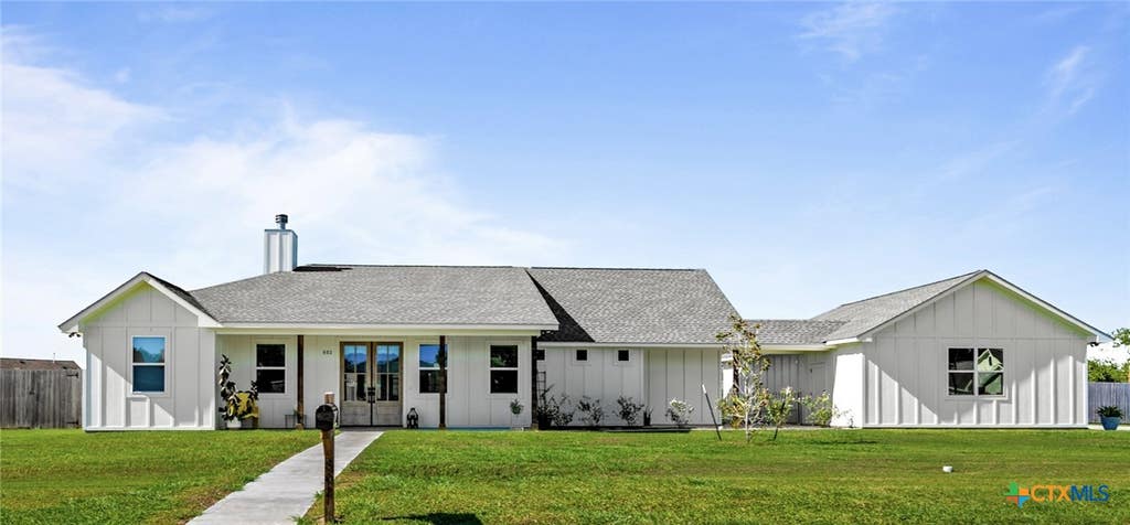 Photo of 802 Celestial Lane, Edna, TX 77957 (MLS # 623192)