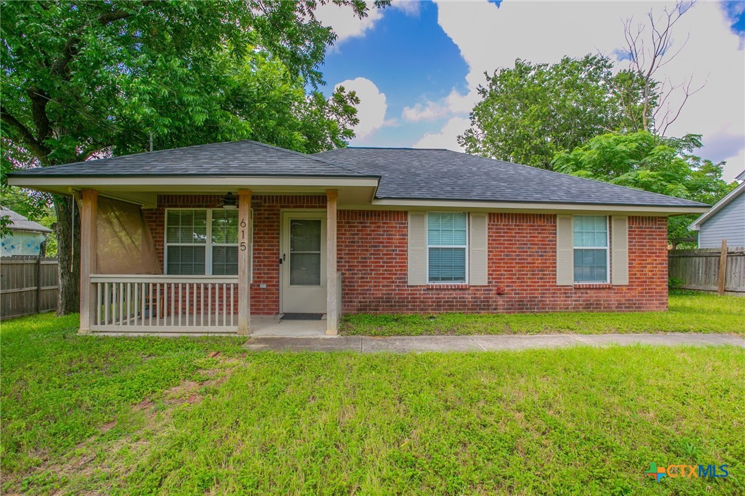 Photo 1 of 25 — 615 E 9th Avenue, Belton, TX 76513