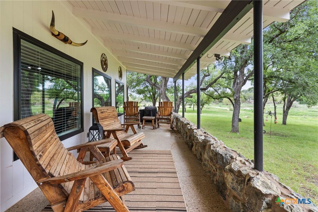 Photo of 160 Lake Shore Drive, Horseshoe Bay, TX 78657 (MLS # 610236)