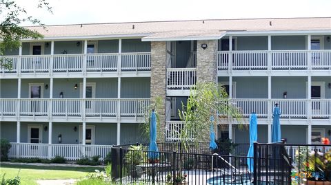 Photo of 303 Cliffhouse Drive, Belton, TX 76513 (MLS # 610841)