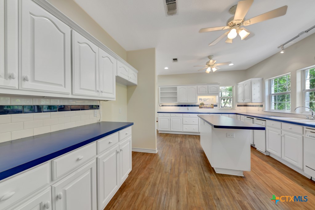 New Braunfels, Texas 78132, United States, 3 Bedrooms Bedrooms, ,3 BathroomsBathrooms,Residential,Active,186993