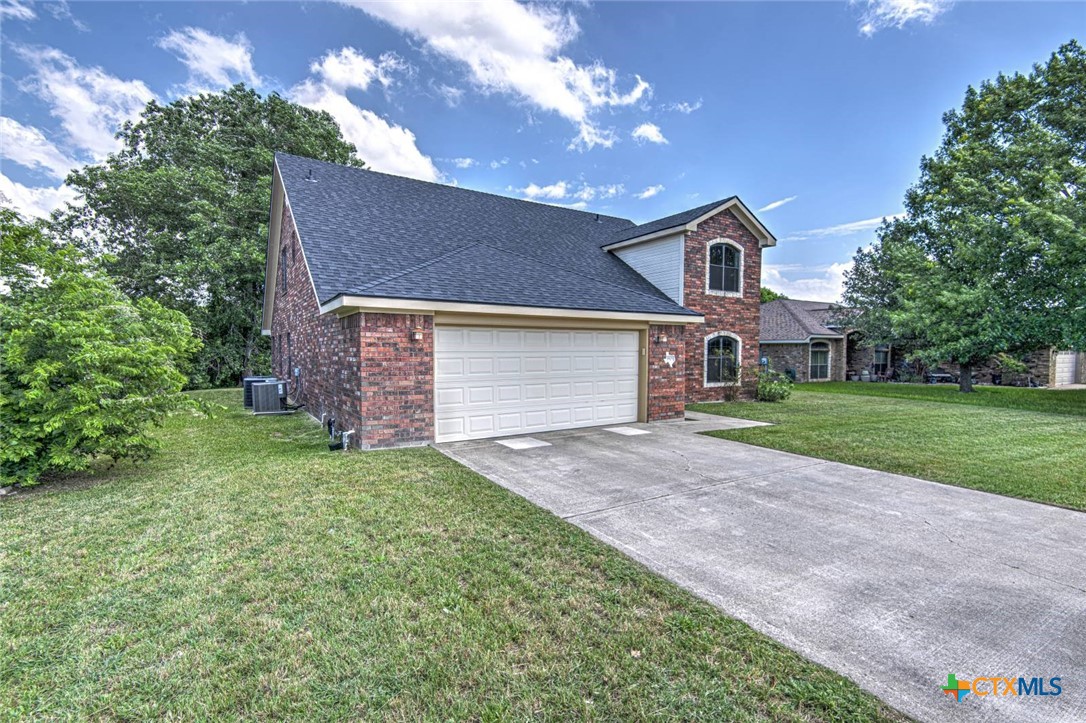 3905 Maid Marian Circle