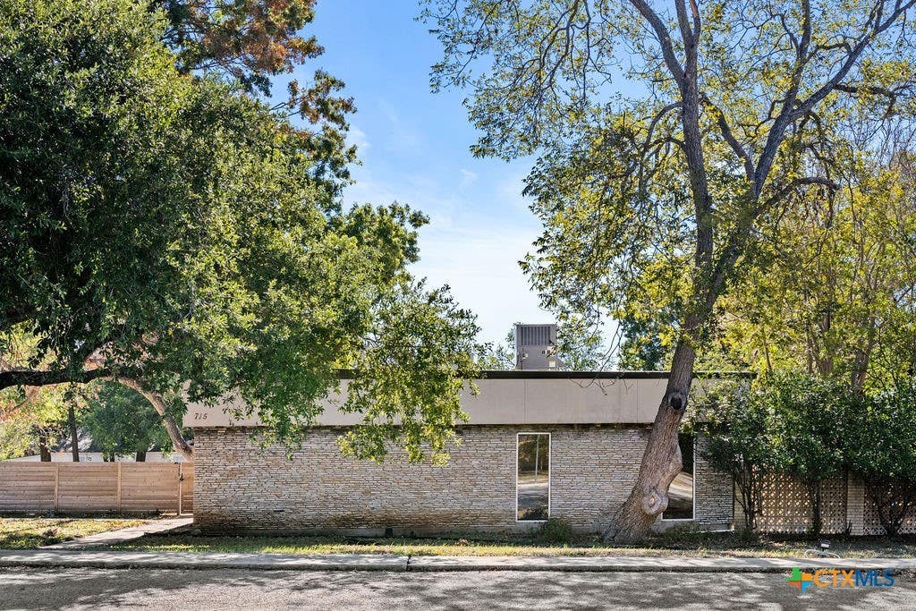 Photo of 715 W Hopkins Street #101, San Marcos, TX 78666 (MLS # 597996)