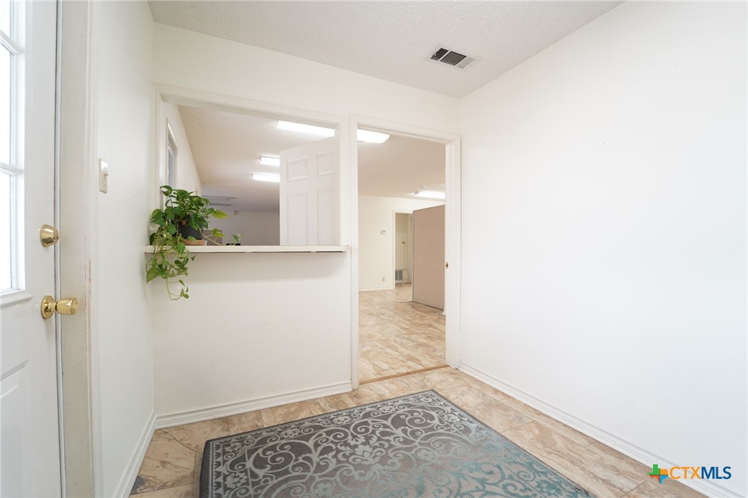 3903 N Navarro Street