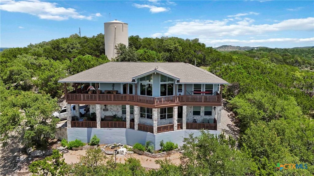 Photo of 633 Flaman Road, Canyon Lake, TX 78133 (MLS # 584025)