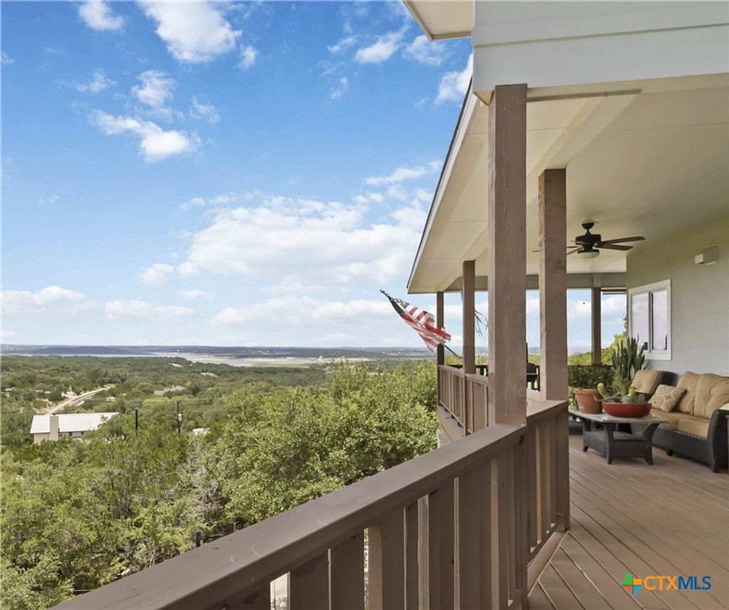 Photo of 633 Flaman Road, Canyon Lake, TX 78133 (MLS # 584025)