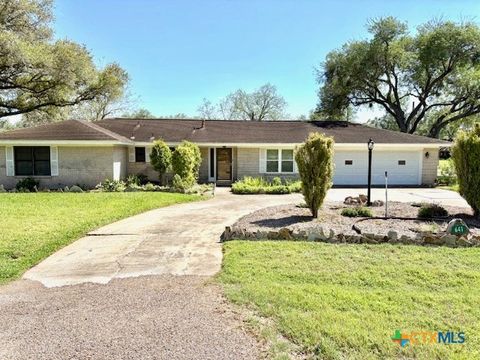 641 W North Street Goliad TX 77963