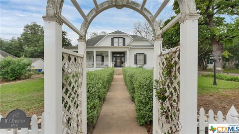 A home in Gonzales