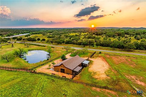 2054 Ranch Road 1320 Johnson City TX 78636