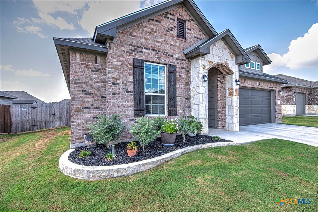 7221 Caladium Drive