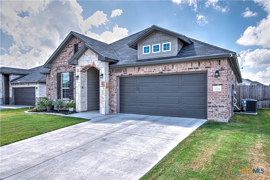 7221 Caladium Drive