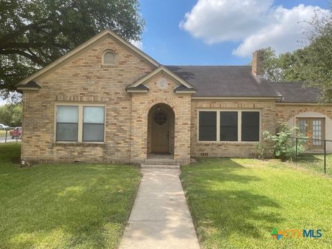 Photo of 613 E Broadway Street #5, Cuero, TX 77954 (MLS # 600929)