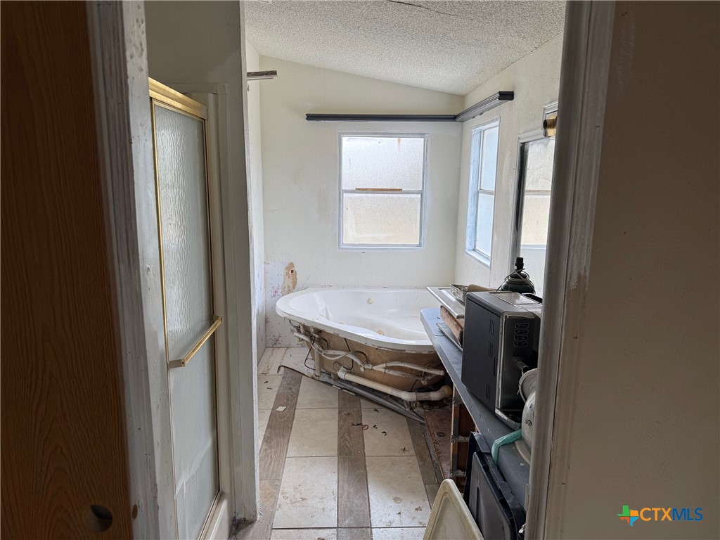 Spring Branch, Texas 78070, United States, 3 Bedrooms Bedrooms, ,2 BathroomsBathrooms,Residential,Pending,250821