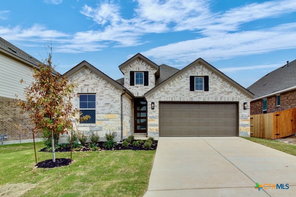 Photo of 927 Creek Bed Drive, New Braunfels, TX 78130 (MLS # 610927)