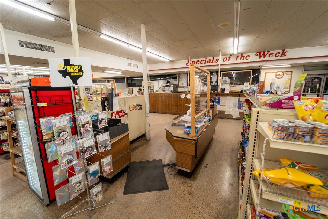 1302 E Crestwood Drive