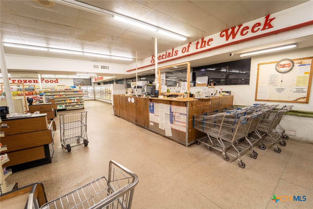 1302 E Crestwood Drive