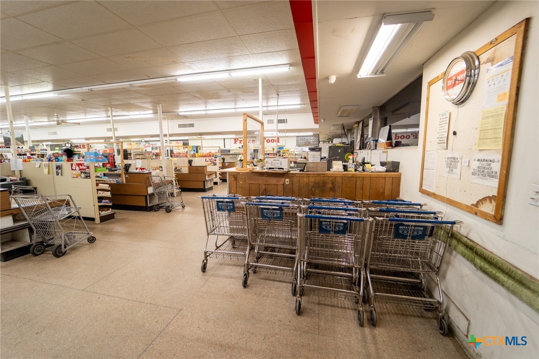 1302 E Crestwood Drive