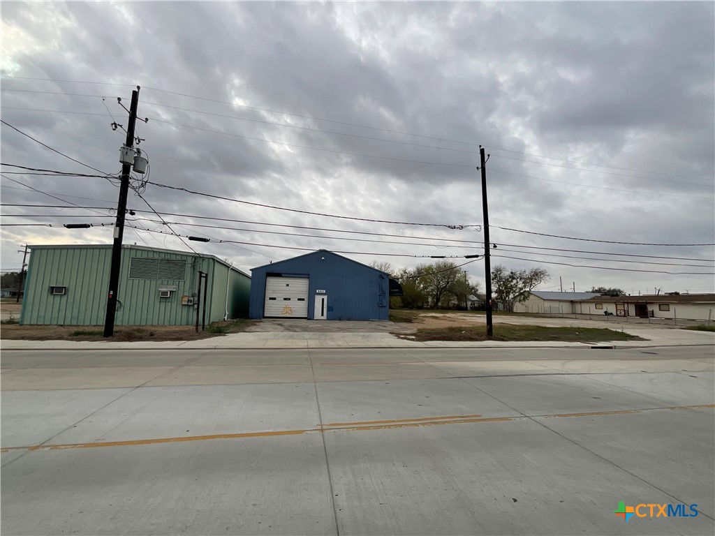 607 E Crestwood Drive