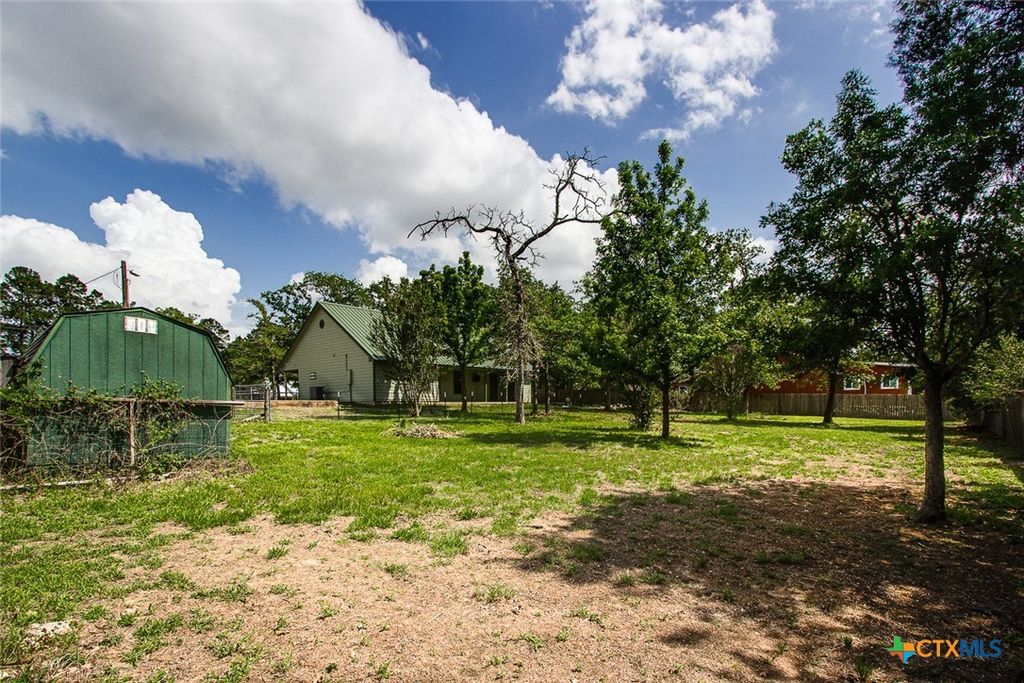 Photo of 134 High Timbers Road, Bastrop, TX 78602 (MLS # 610890)