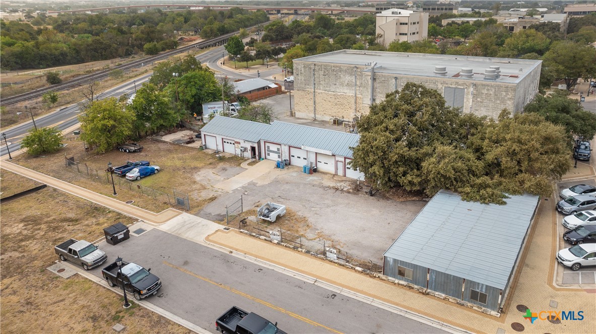 103 W Bagdad Avenue