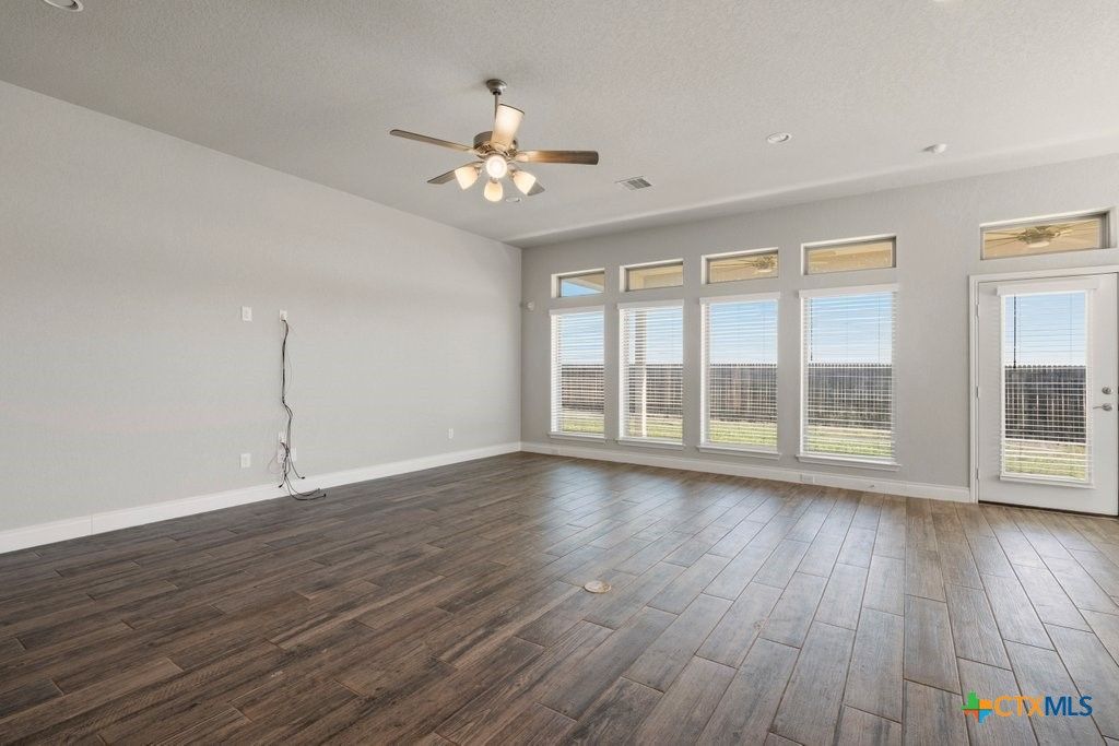 Photo of 3105 High Meadow Street, Seguin, TX 78155 (MLS # 606656)
