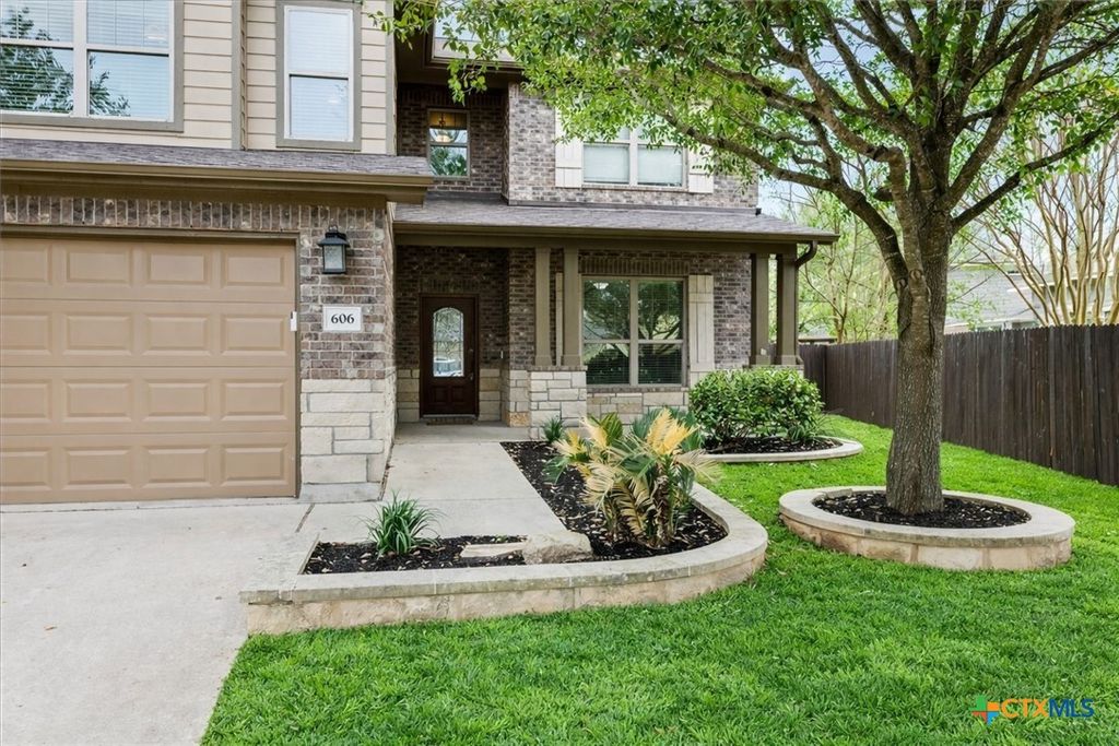 Photo of 606 Irvin Drive, San Marcos, TX 78666 (MLS # 606072)