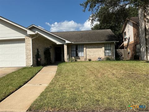 Photo of 422 Kingwood Dr, Victoria, TX 77901 (MLS # 595748)