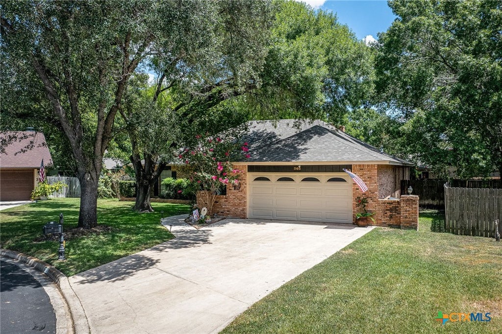 Photo of 305 Westbend Circle, Seguin, TX 78155 (MLS # 622780)