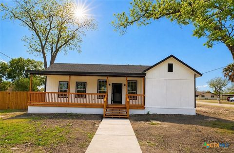 Photo of 312 N Lavernia, Marion, TX 78124 (MLS # 611540)