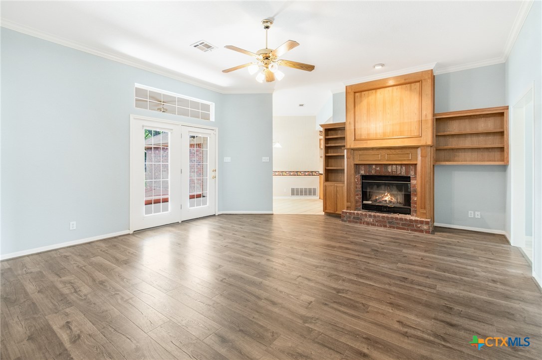 1806 Chisholm Trail