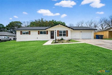 Photo of 543 Beverly Lane, New Braunfels, TX 78130 (MLS # 604397)