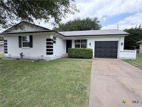Photo of 2207 Tyler Street, Killeen, TX 76541 (MLS # 614160)
