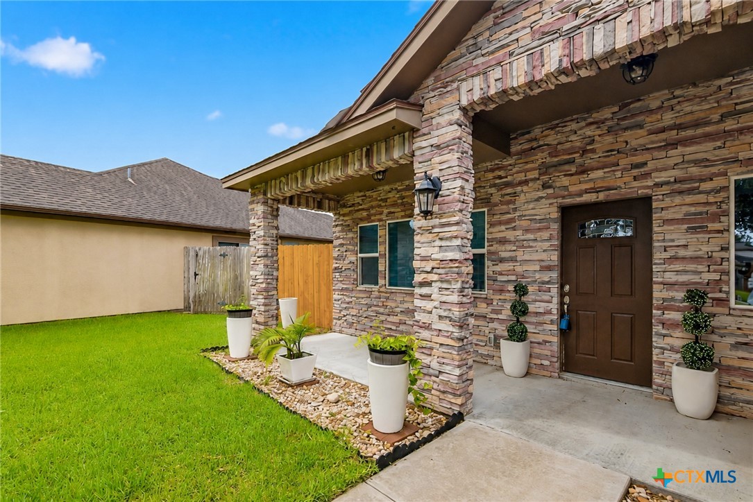 115 San Polo Court